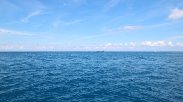 picture of the blue sea and blue sky